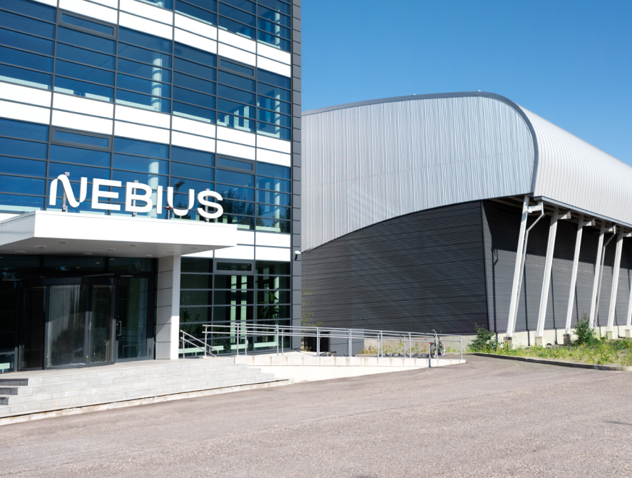 图:Nebius 位于芬兰 Mäntsälä 的数据中心,区域机房与数据主权是其差异化基础。(图源:Data Center Dynamics / Nebius)